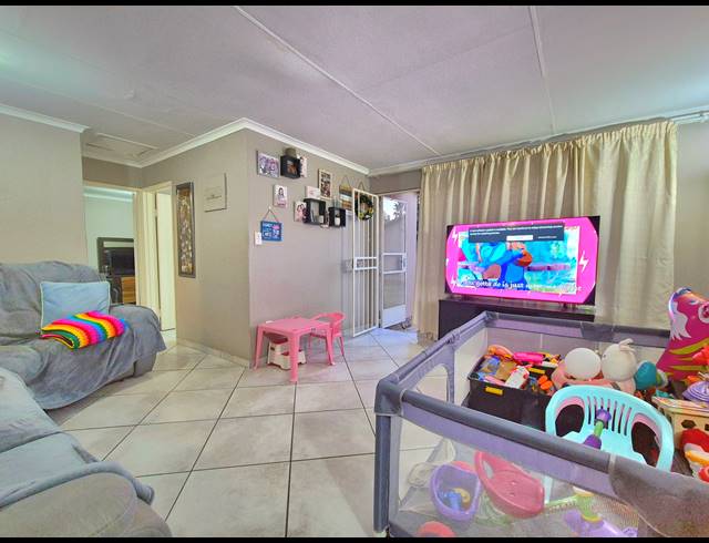 2 BEDROOM HOUSE FOR SALE IN HUNTINGDON